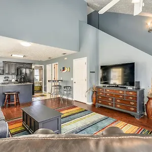  Holiday home Willows Beach Retreat By Book That Condo